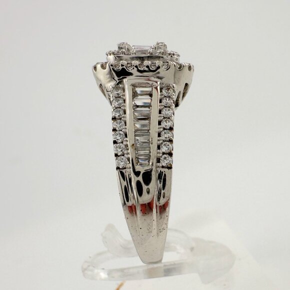 Elegant 2 Carat Lab Created White Topaz Ring Size 7 - Picture 6 of 16